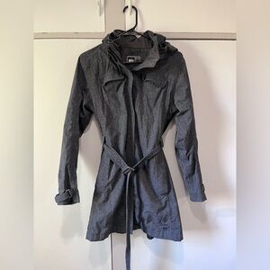 REI Gray Belted Waterproof Rain Jacket with Detachable Hood Women’s M